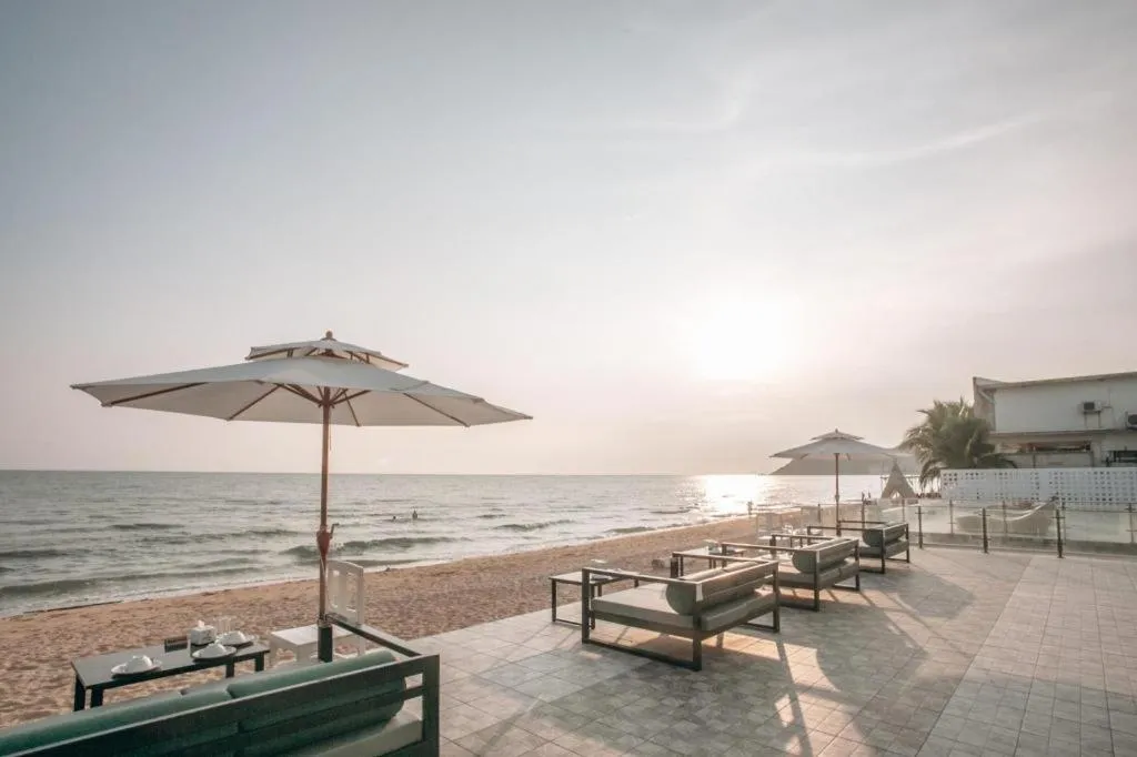 Rattana Pura Beach Resort