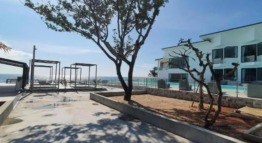 Rattana Pura Beach Resort