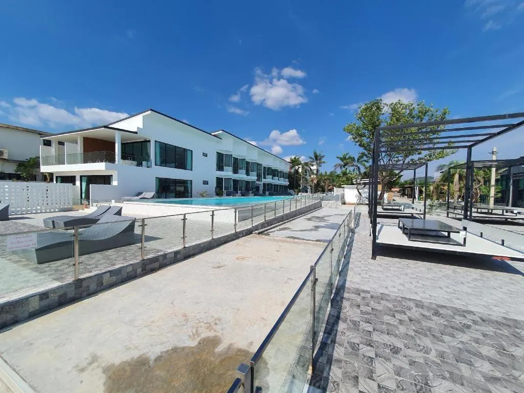 Rattana Pura Beach Resort