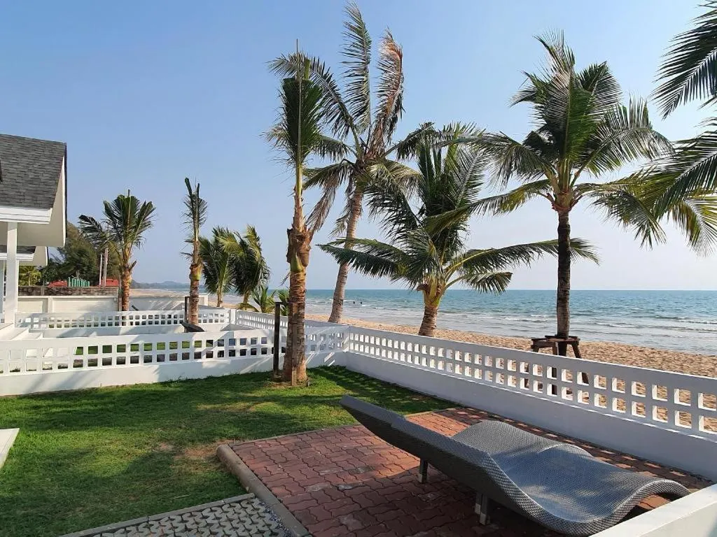 Rattana Pura Beach Resort