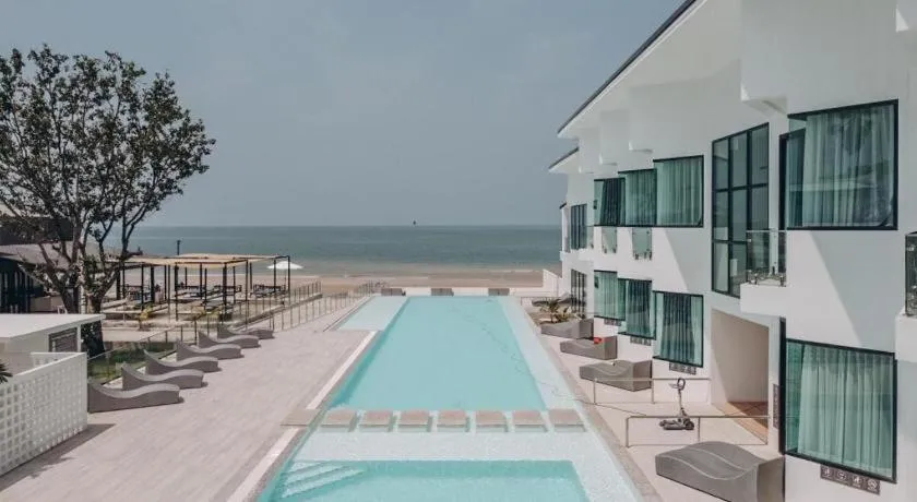 Rattana Pura Beach Resort