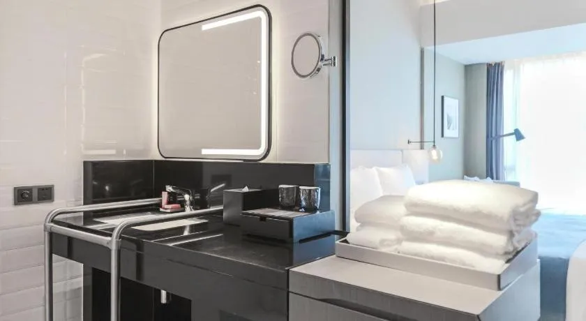 Crowne Plaza Shenzhen WECC