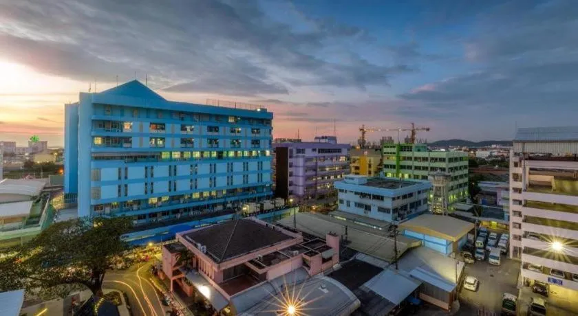 Super OYO 662 Malee Bunga Hotel