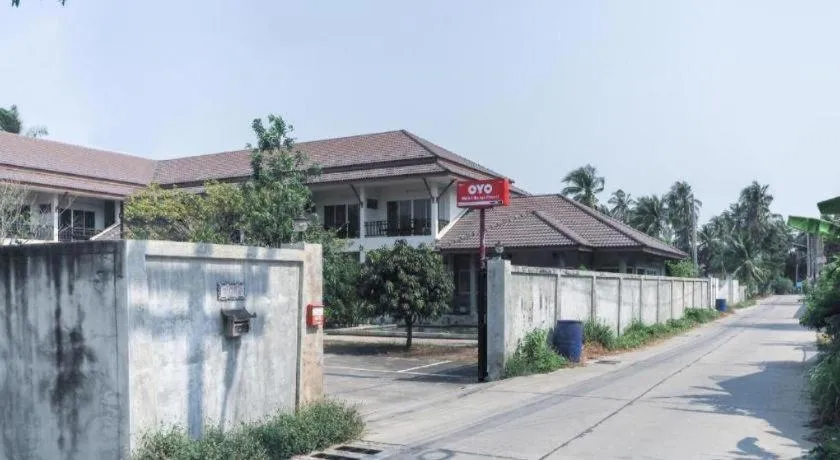 Super OYO 662 Malee Bunga Hotel