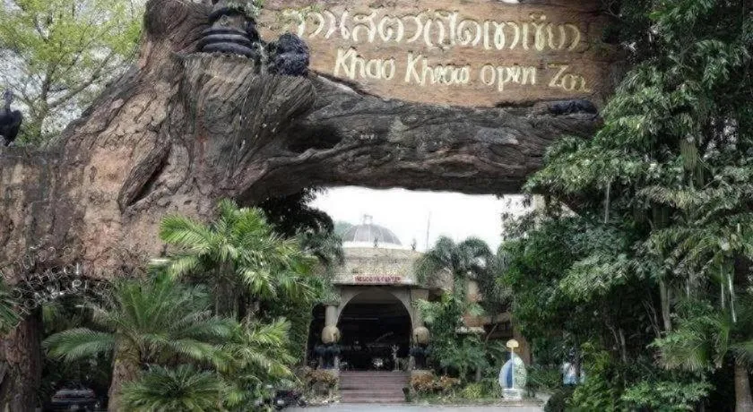 Super OYO 662 Malee Bunga Hotel