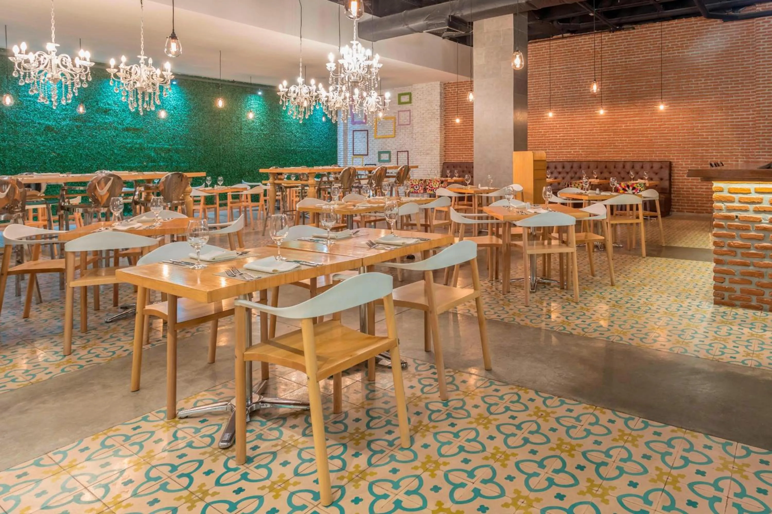 Restaurant/places to eat in Four Points by Sheraton Barranquilla