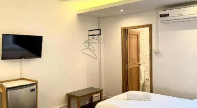 Bed in Need a Nap Hostel Phrae Bed in Need a Nap Hostel Phrae