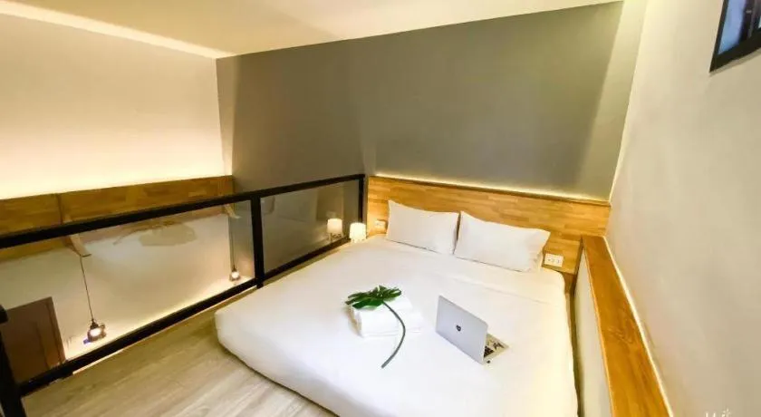 Bed in Need a Nap Hostel Phrae