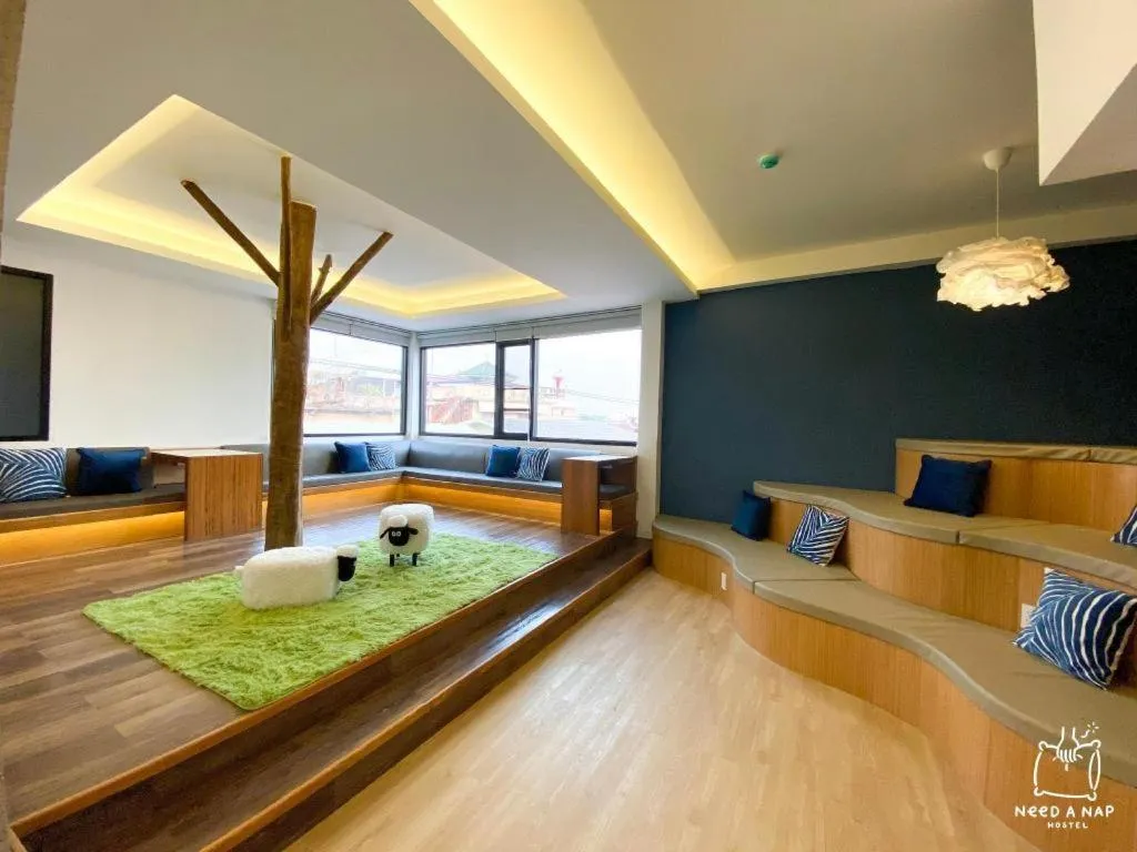 Bed in Need a Nap Hostel Phrae