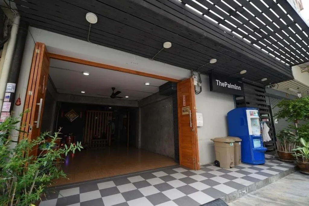 OYO 935 The Palm Apartment