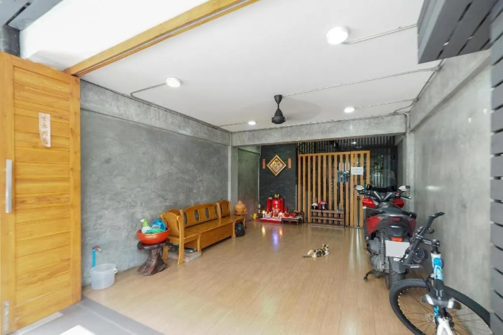 OYO 935 The Palm Apartment