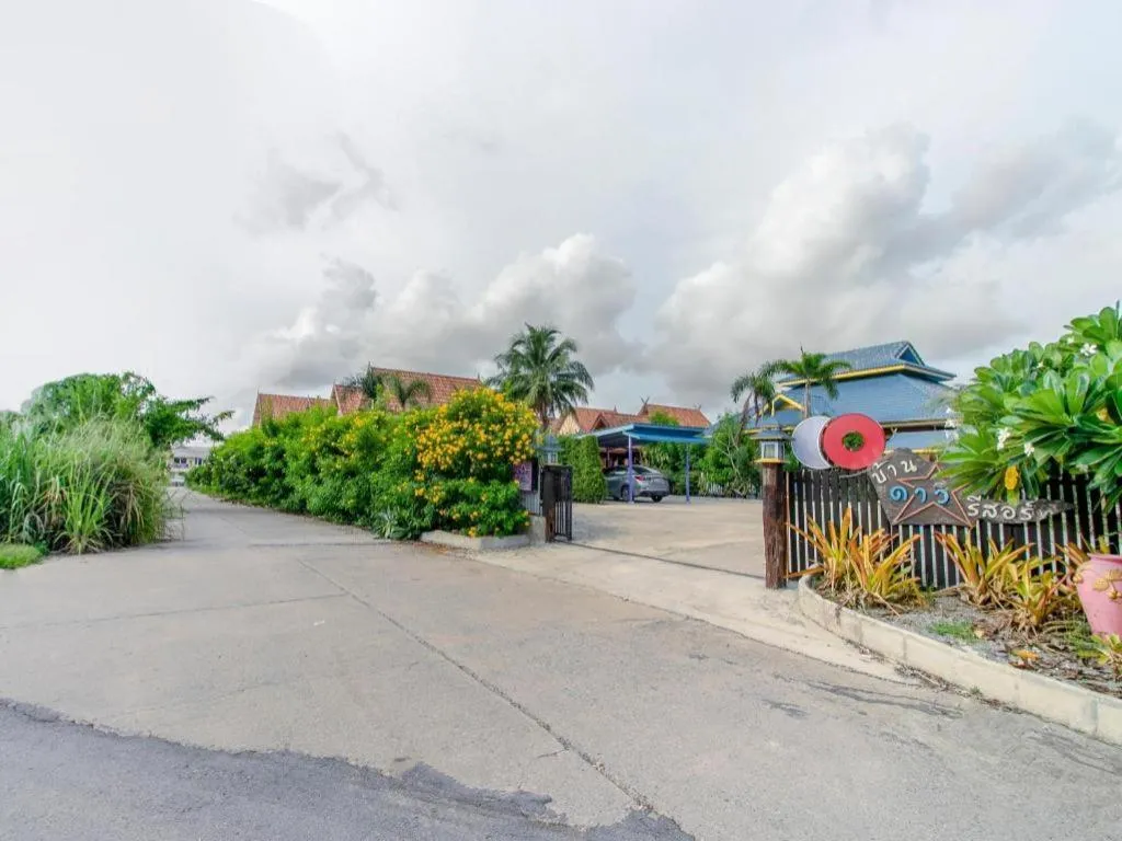 CAPITAL O961 Baan Dow Chompoo Resort