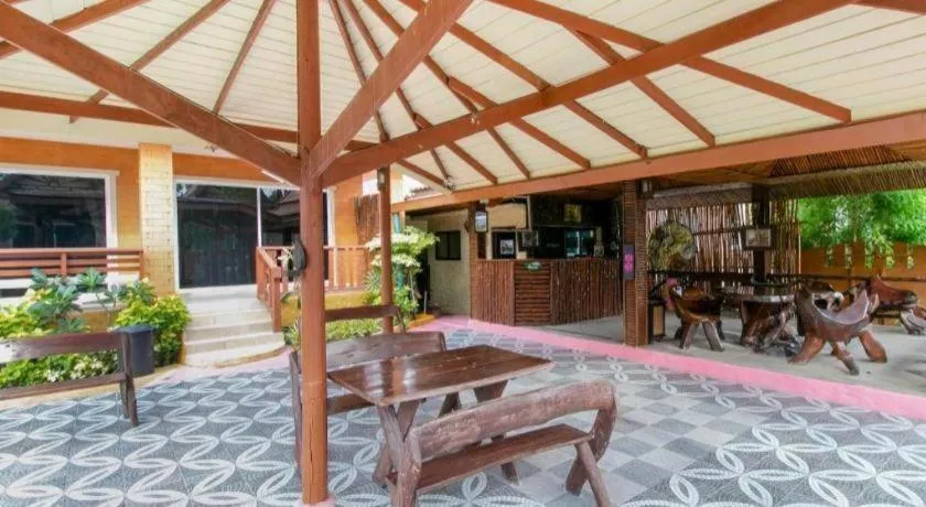 CAPITAL O961 Baan Dow Chompoo Resort