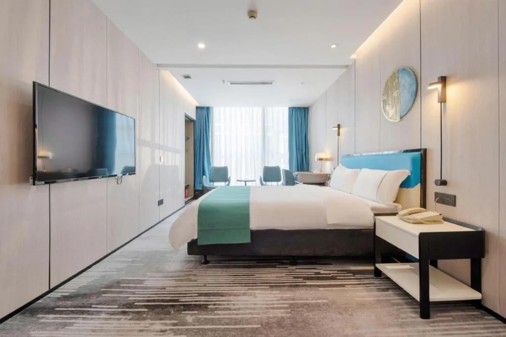 Bed in Golden Central Hotel Shenzhen