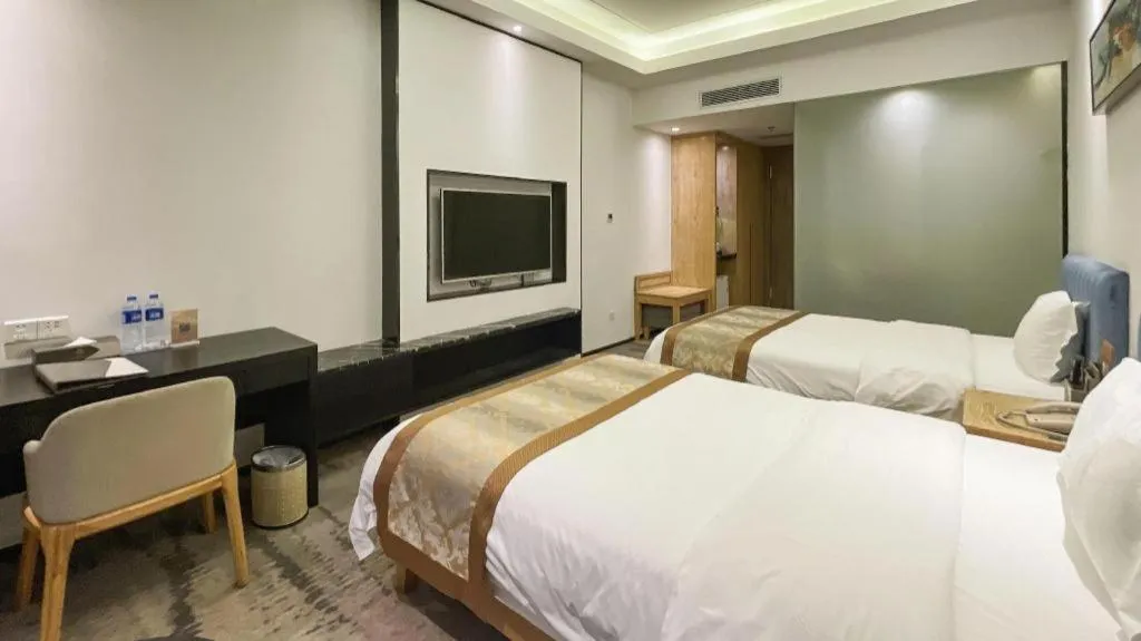 Bed in Golden Central Hotel Shenzhen