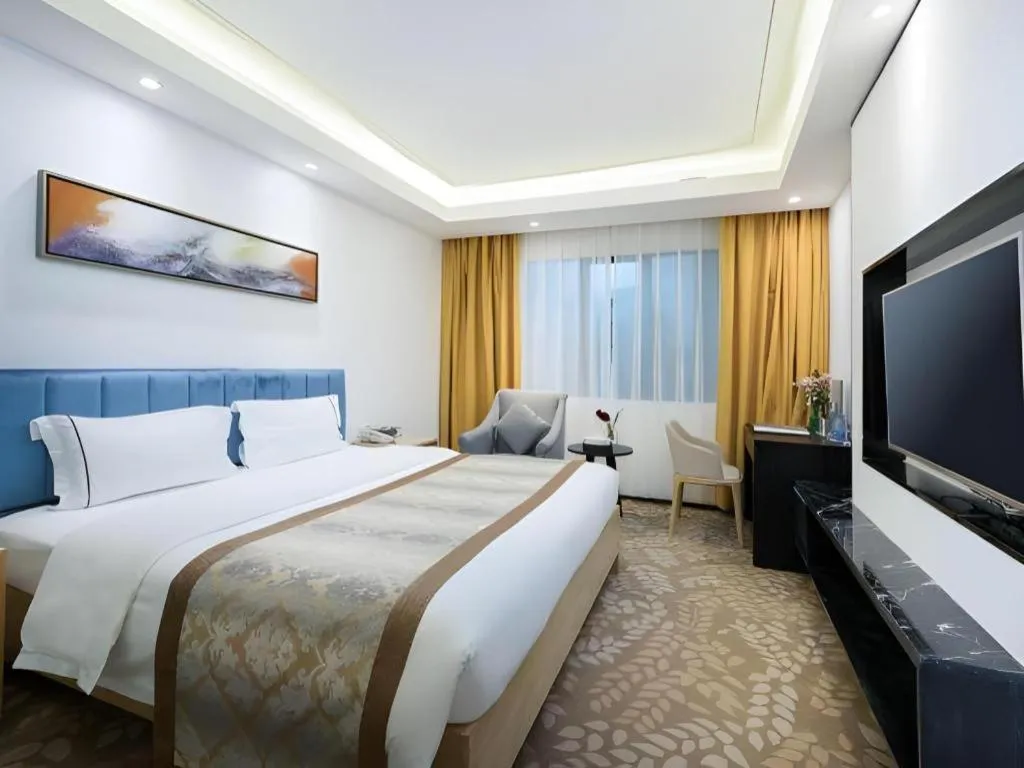 Bed in Golden Central Hotel Shenzhen