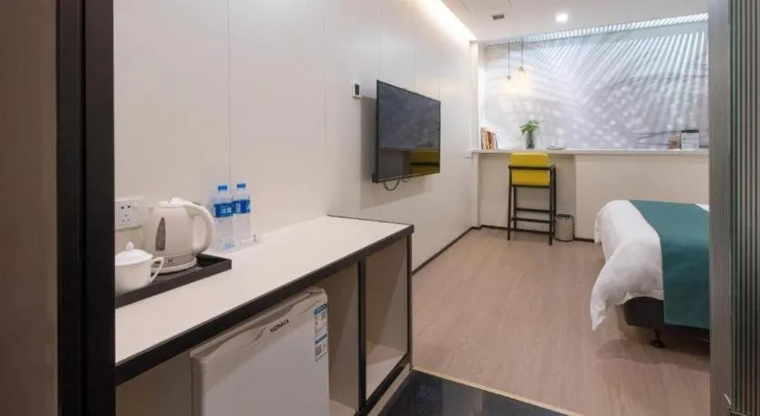 Bed in Golden Central Hotel Shenzhen