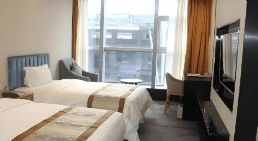 Bed in Golden Central Hotel Shenzhen