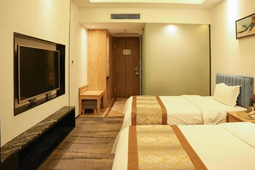 Bed in Golden Central Hotel Shenzhen