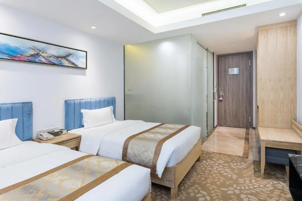 Bed in Golden Central Hotel Shenzhen