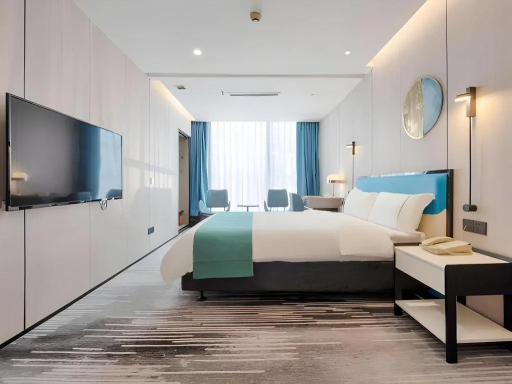 Bed in Golden Central Hotel Shenzhen