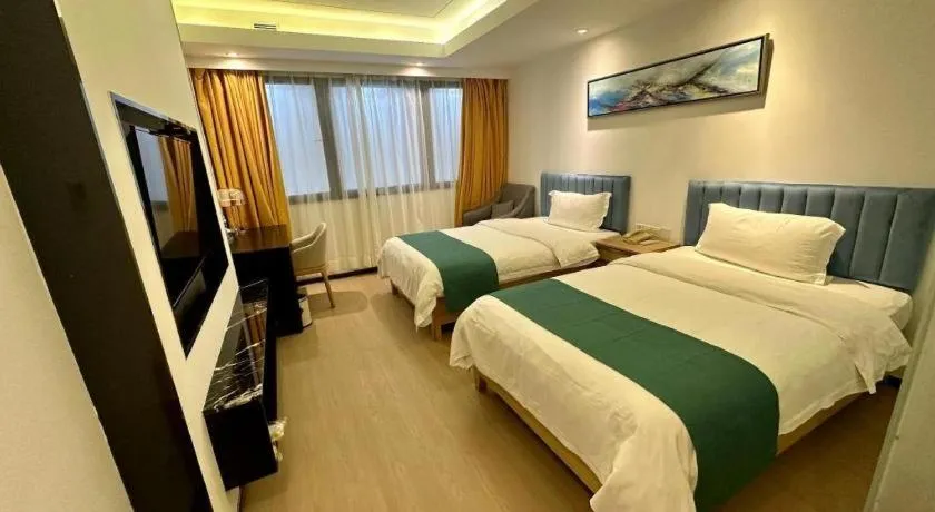Bed in Golden Central Hotel Shenzhen