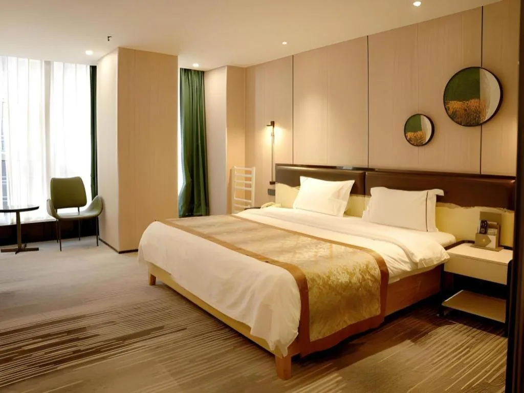 Bed in Golden Central Hotel Shenzhen