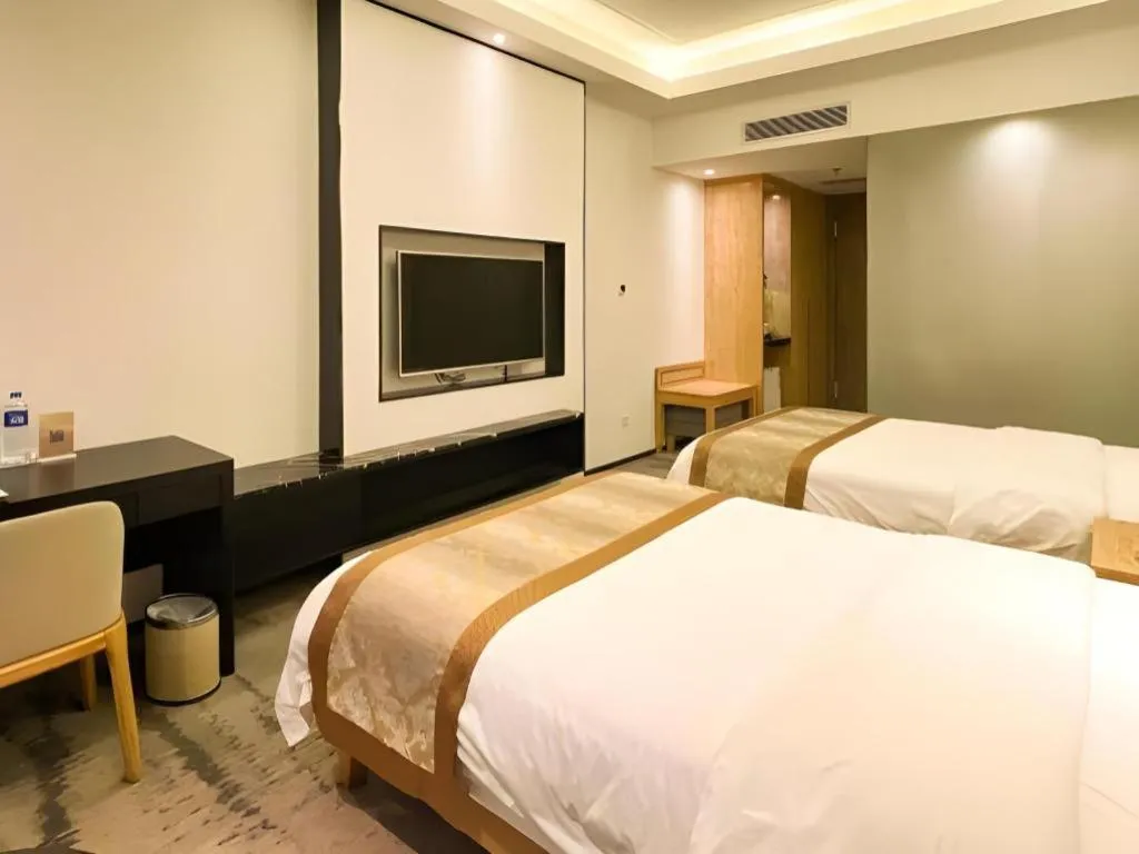 Bed in Golden Central Hotel Shenzhen