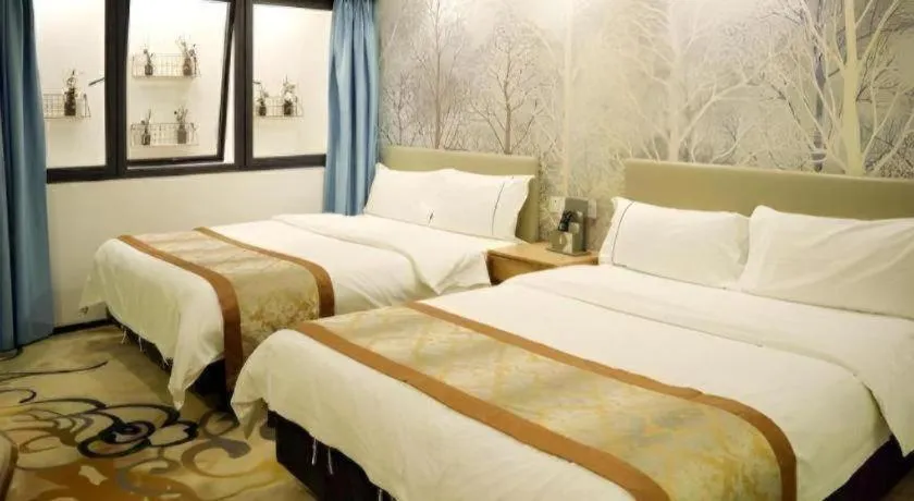 Bed in Golden Central Hotel Shenzhen