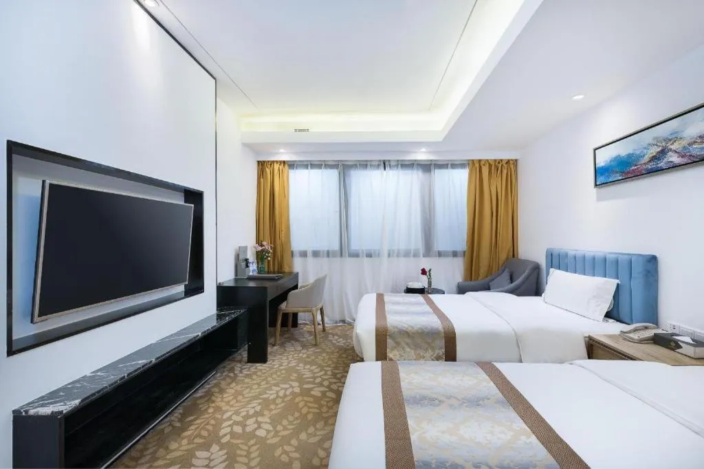 Bed in Golden Central Hotel Shenzhen