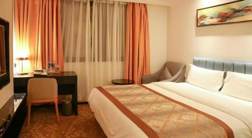 Bed in Golden Central Hotel Shenzhen