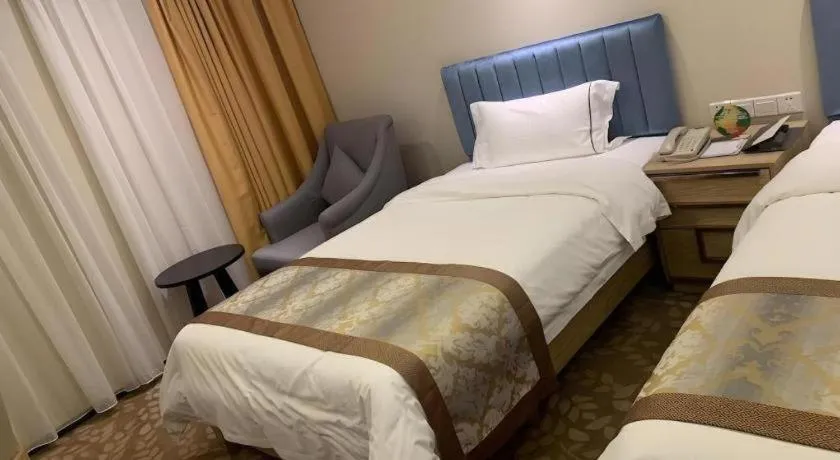 Bed in Golden Central Hotel Shenzhen