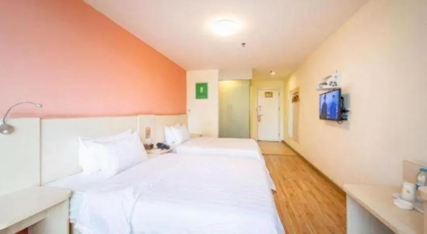 Bed in 7 Days Inn Huizhou Daya Bay Wanda Plaza