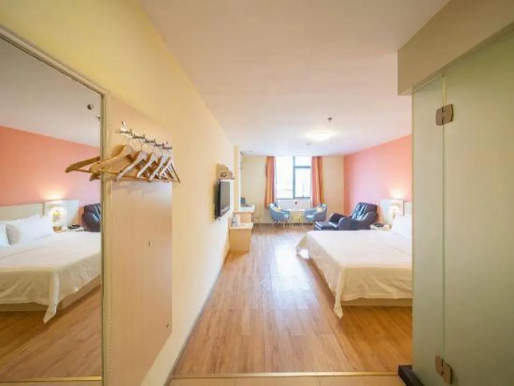 Bed in 7 Days Inn Huizhou Daya Bay Wanda Plaza