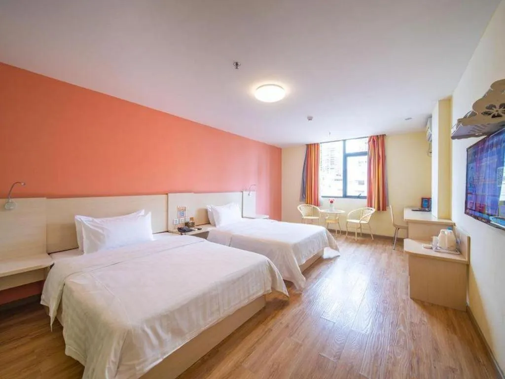 Bed in 7 Days Inn Huizhou Daya Bay Wanda Plaza