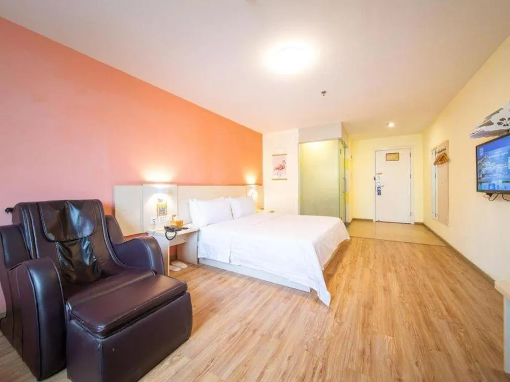 Bed in 7 Days Inn Huizhou Daya Bay Wanda Plaza