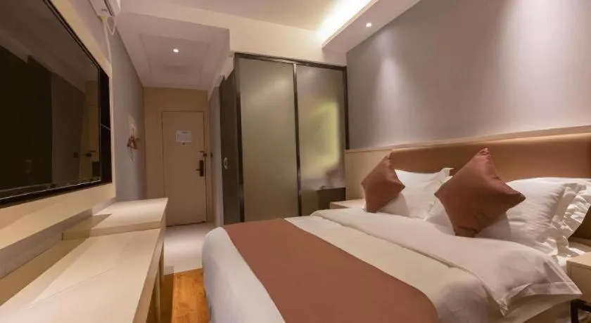 Bed in Gya Hotel Shanghai Long Distance Passenger Terminal Station