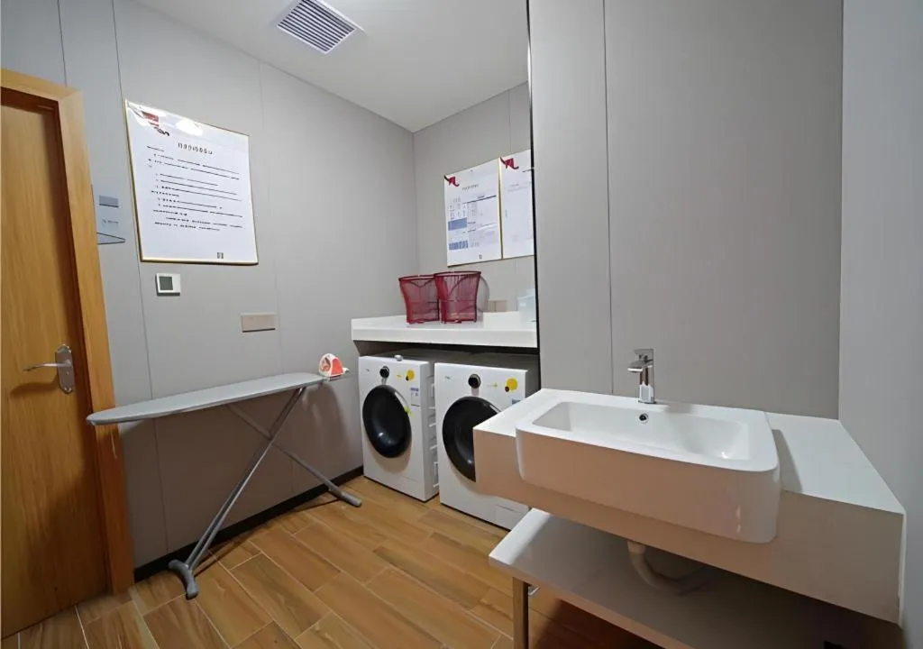 Borrman Hotel Zhaoqing Sihui Tianguangxu Jade City