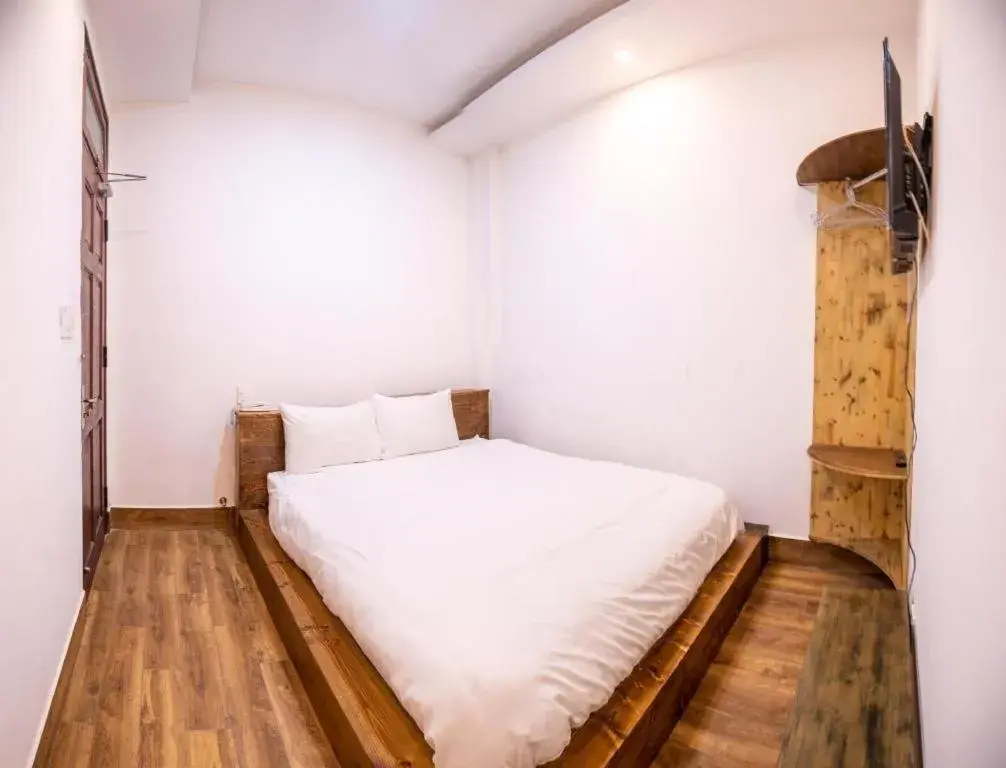 Bed in Nguyen Dang Hotel Bed in Nguyen Dang Hotel