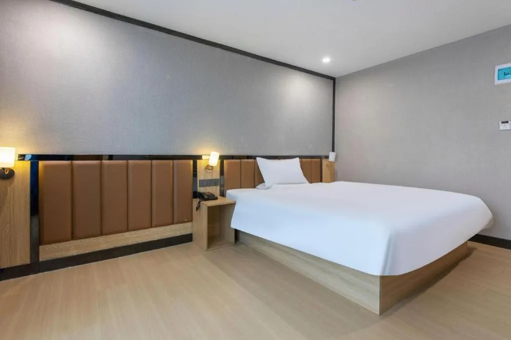 Bed in 7 Days Premium·Guangzhou Dongxiaonan Subway Station