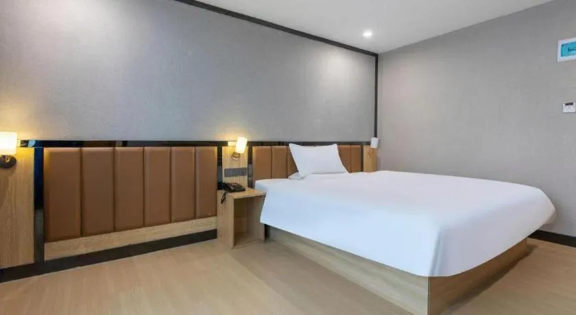 Bed in 7 Days Premium·Guangzhou Dongxiaonan Subway Station