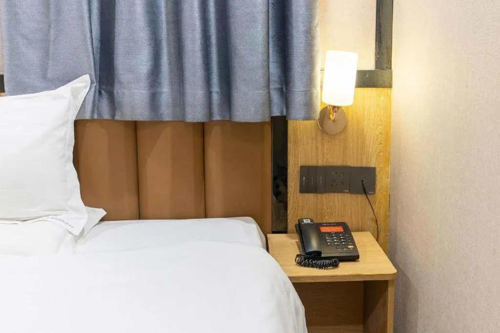 Bed in 7 Days Premium·Guangzhou Dongxiaonan Subway Station