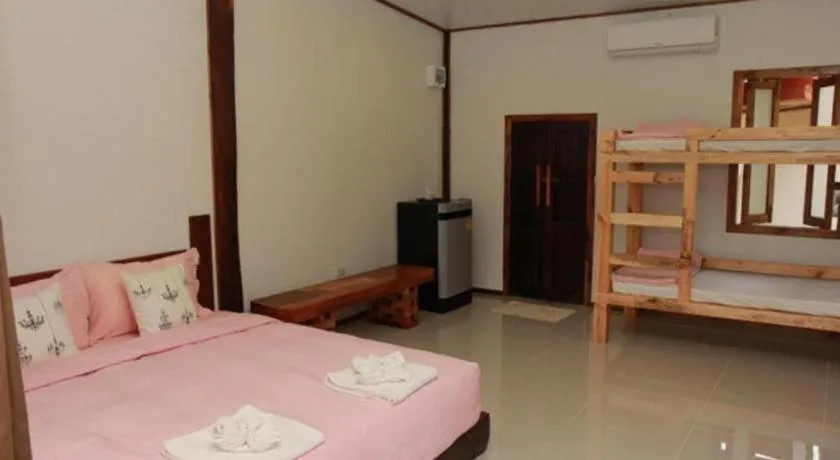 Bed in Banmaihom Resort Amphawa