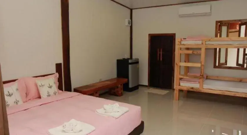 Bed in Banmaihom Resort Amphawa Bed in Banmaihom Resort Amphawa
