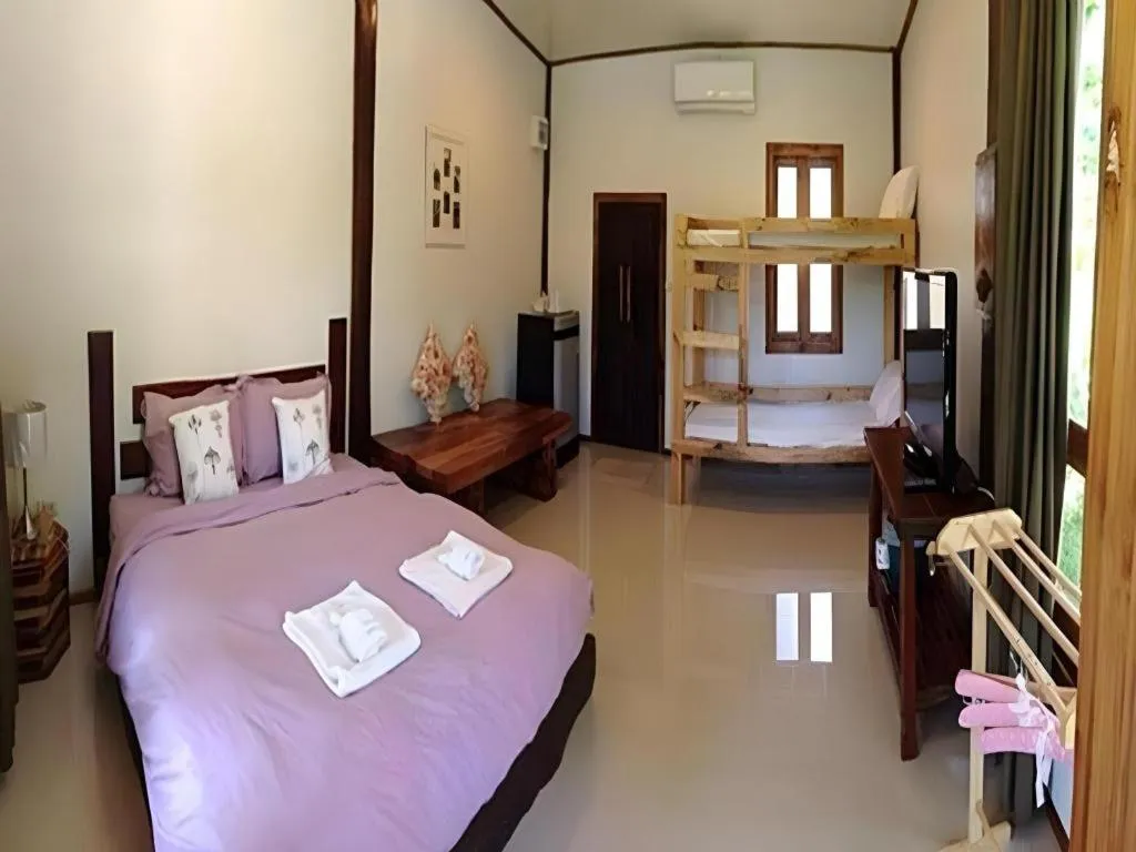 Bed in Banmaihom Resort Amphawa