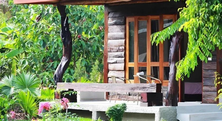 Banmaihom Resort Amphawa