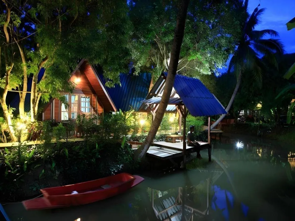 Banmaihom Resort Amphawa