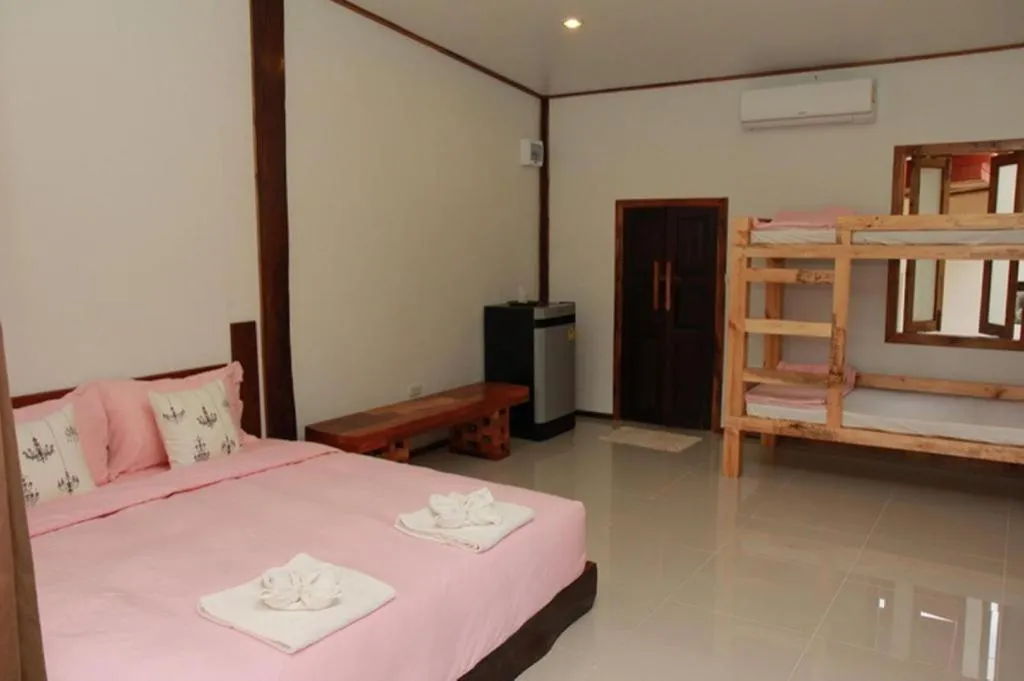 Bed in Banmaihom Resort Amphawa