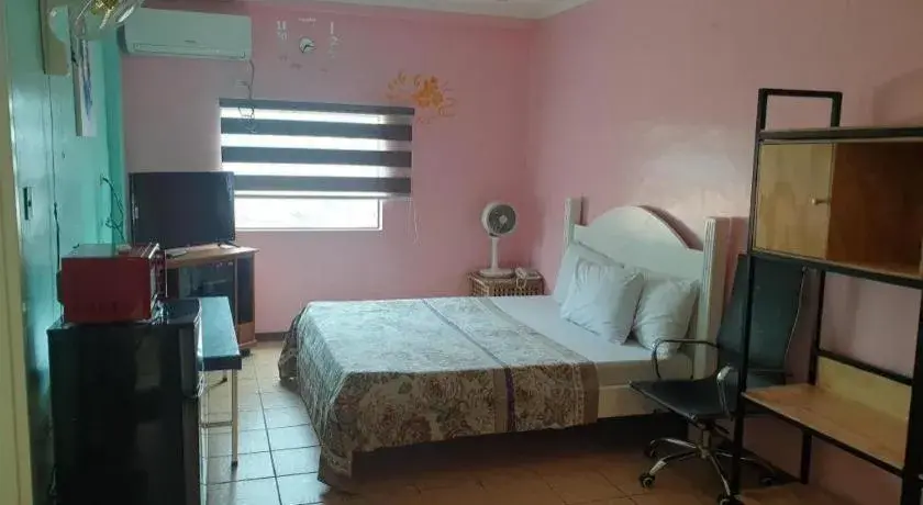 Bed in Walk Around Hotel Bed in Walk Around Hotel