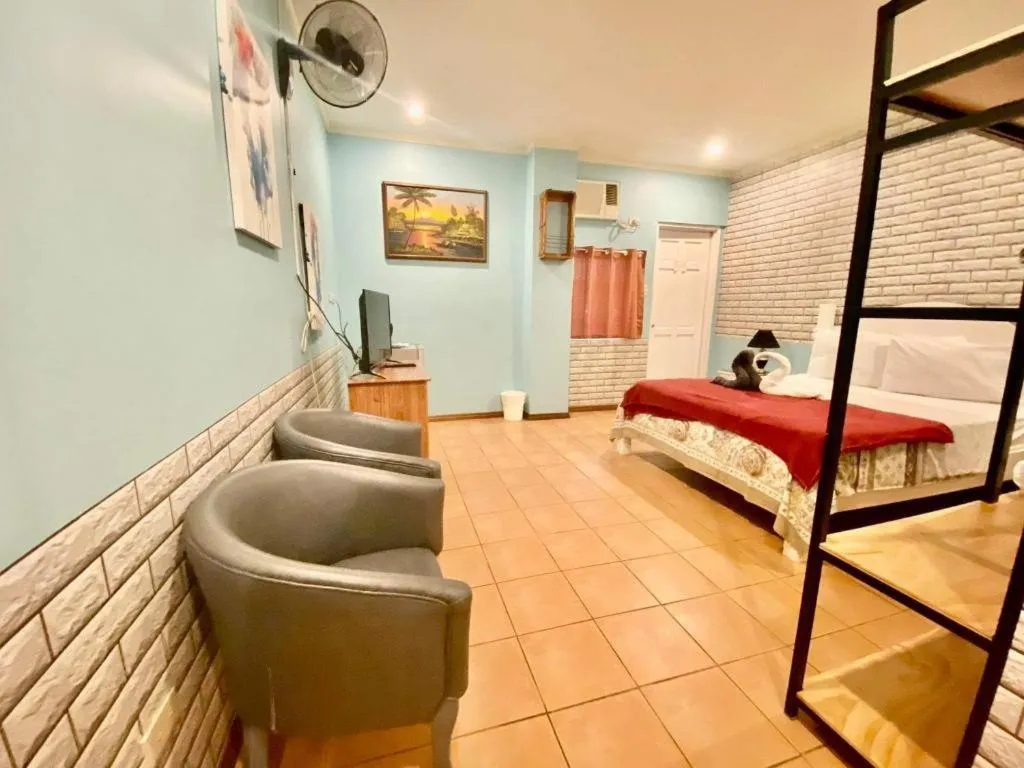 Bed in Walk Around Hotel